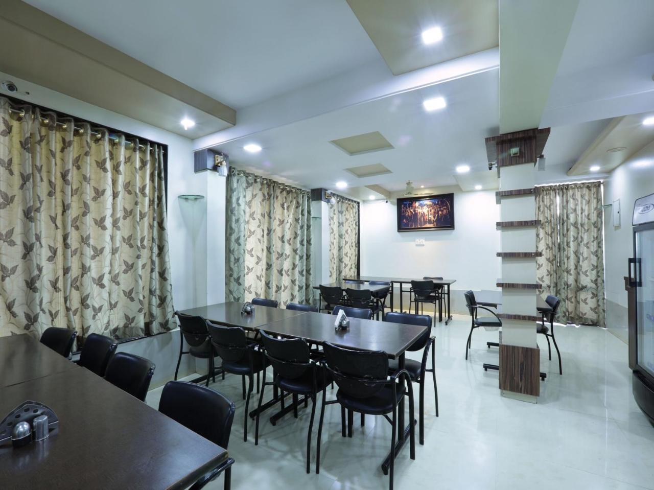 Oyo 4198 Hotel Shri Sai Murli Shirdi Eksteriør bilde