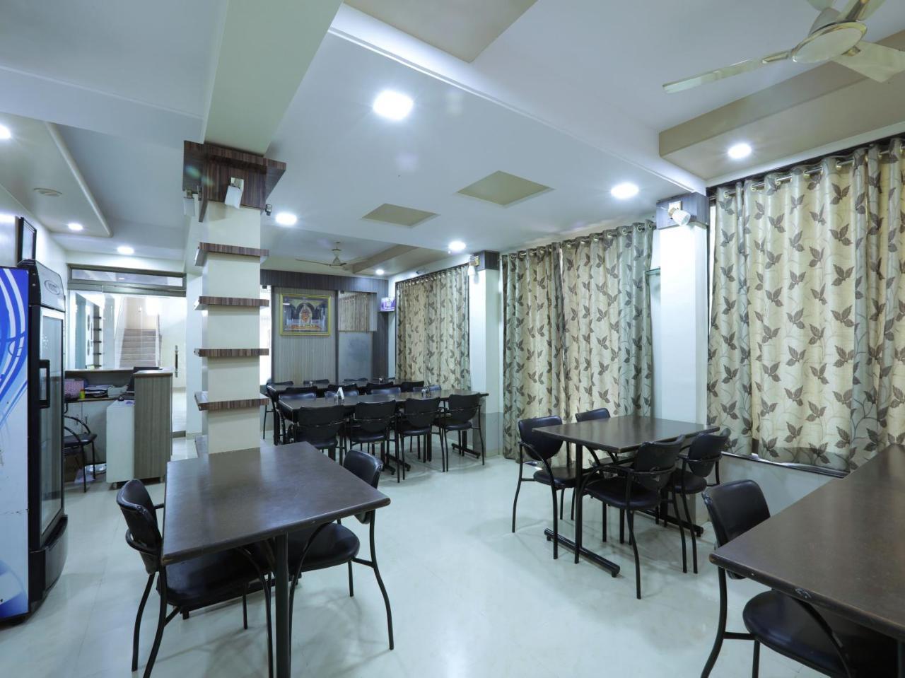 Oyo 4198 Hotel Shri Sai Murli Shirdi Eksteriør bilde